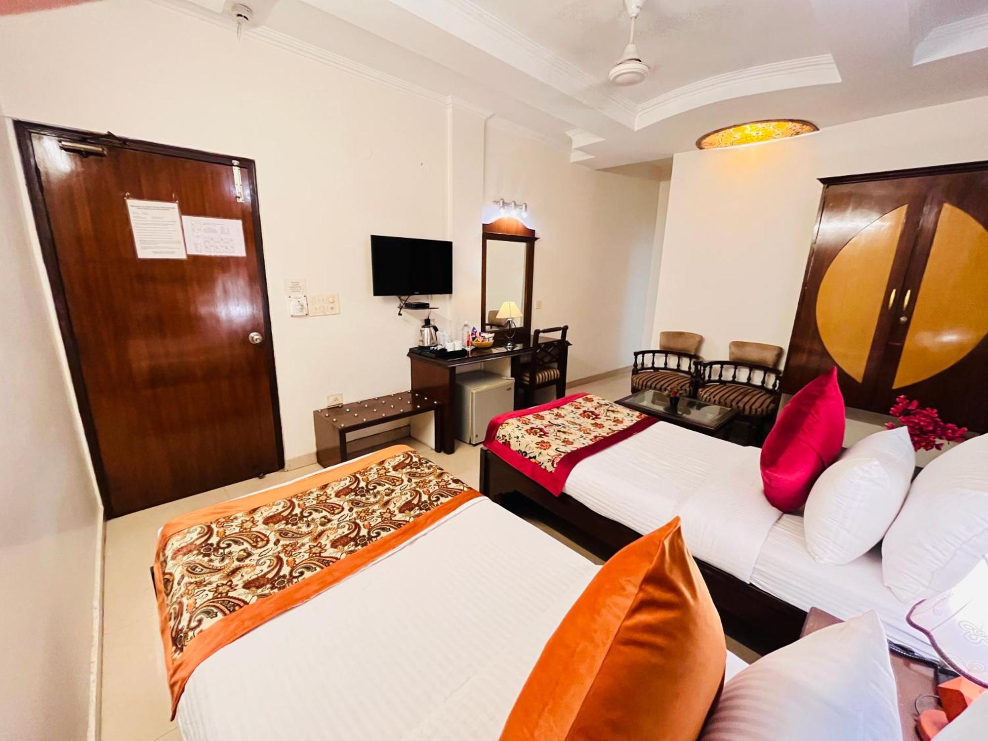 Hotel Paras - Karol Bagh Delhi Exterior foto